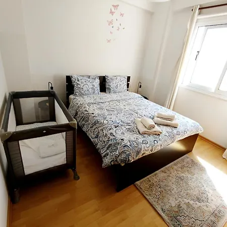 Center Walking To The 2 Bedrooms شقة لارنكا