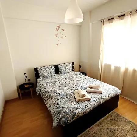 Center Walking To The 2 Bedrooms شقة *