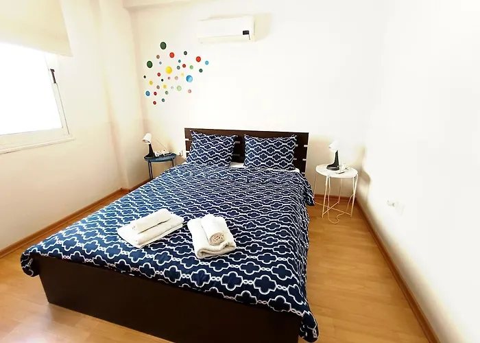 Center Walking To The 2 Bedrooms Appartement